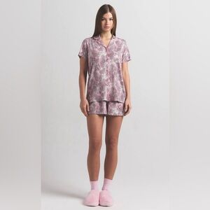 NWT, SKIMS Shorts Sleep Set – Bloom Mini Multi Animal (Med)